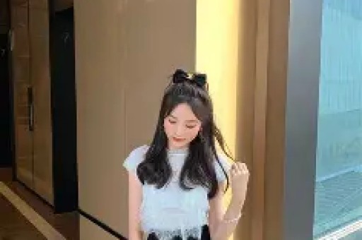 大批明星集体翻车董宇辉遭遇网友:这一次狼真的来了