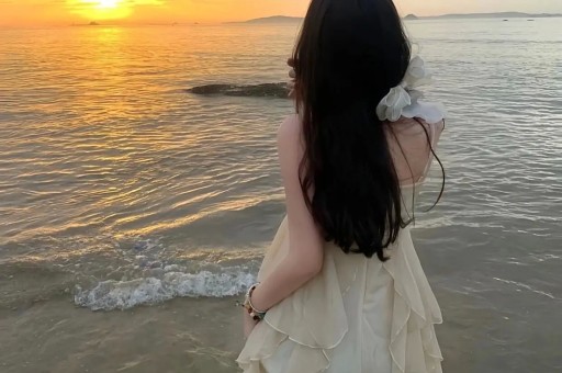 黄渤与神秘女子玩至深夜惹绯闻本尊发图公开女方身份否认出轨